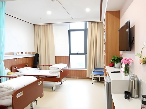「女性互助」大潮中，为什么《花漾》要呈现女性关系中的「毒性」成分？
